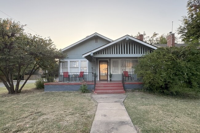 Building Photo - 820 Classen Blvd