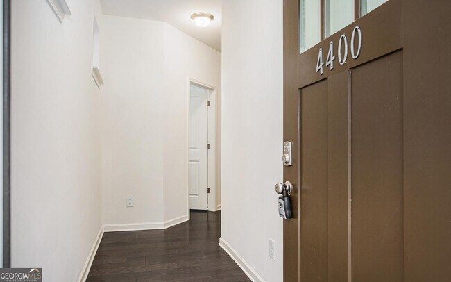 Foto del edificio - 4400 Newfangle Rd