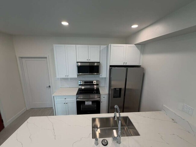Foto del edificio - 3324 Altadena Ave.
