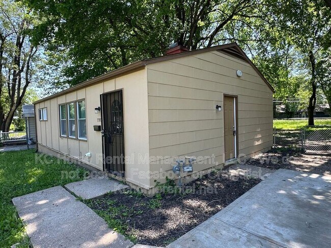 Foto del edificio - 7905 E 112th St