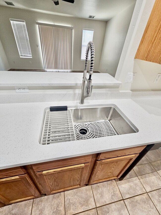 Foto del edificio - Excellent remodeled 2 bed 2 bath home in P...