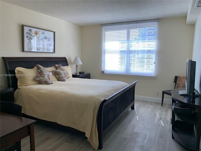 Foto del edificio - 2501 S Ocean Dr