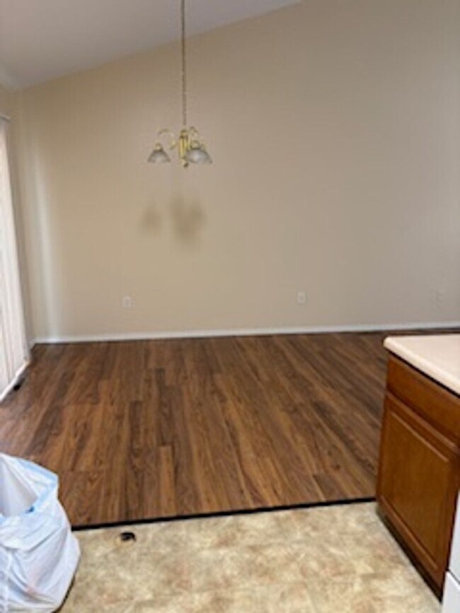 Foto del edificio - Duplex for rent