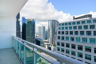 Building Photo - 950 Brickell Bay Dr