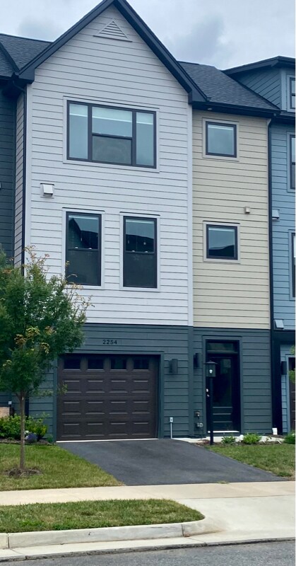 Foto del edificio - 2254 Fowler Cir