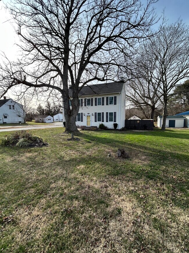 Foto del edificio - 1284 S Bay Rd