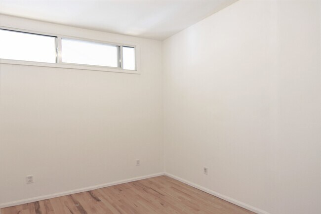 Foto del edificio - 903 Metropolitan Ave