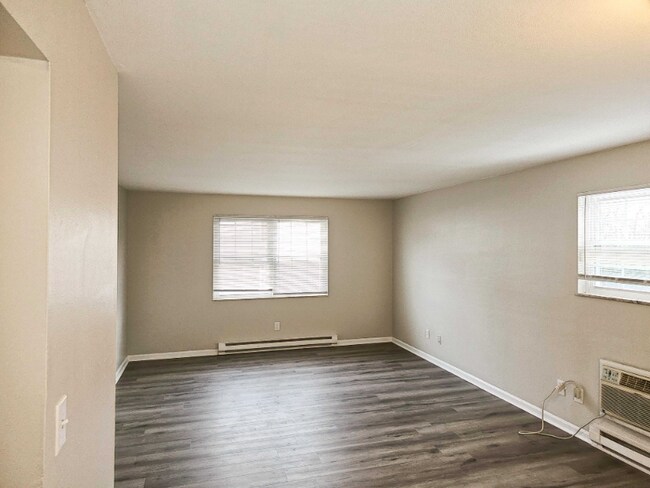 Foto del edificio - 5856 Highview Dr