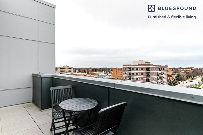 Foto del edificio - 100 N Addison Ave