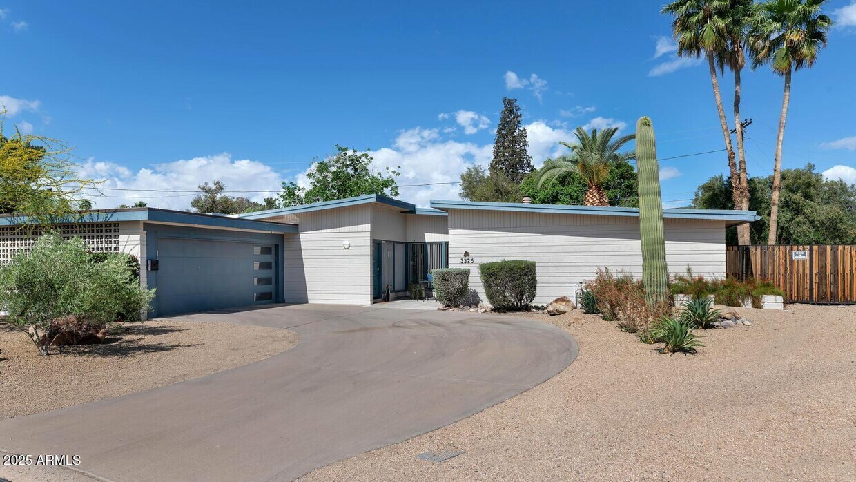 Foto principal - 3326 N 61st Pl