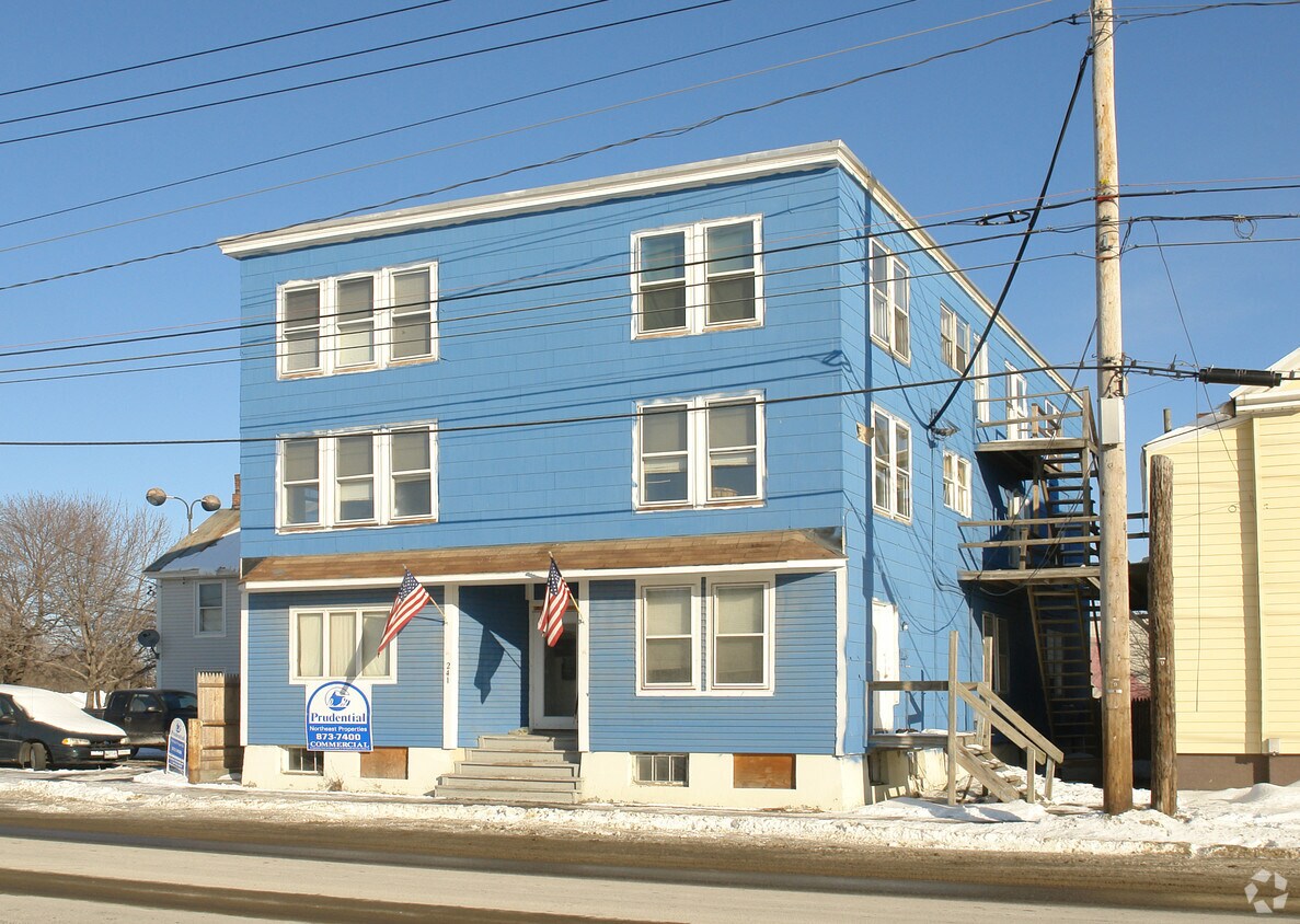 Primary Photo - 241 Main Pl