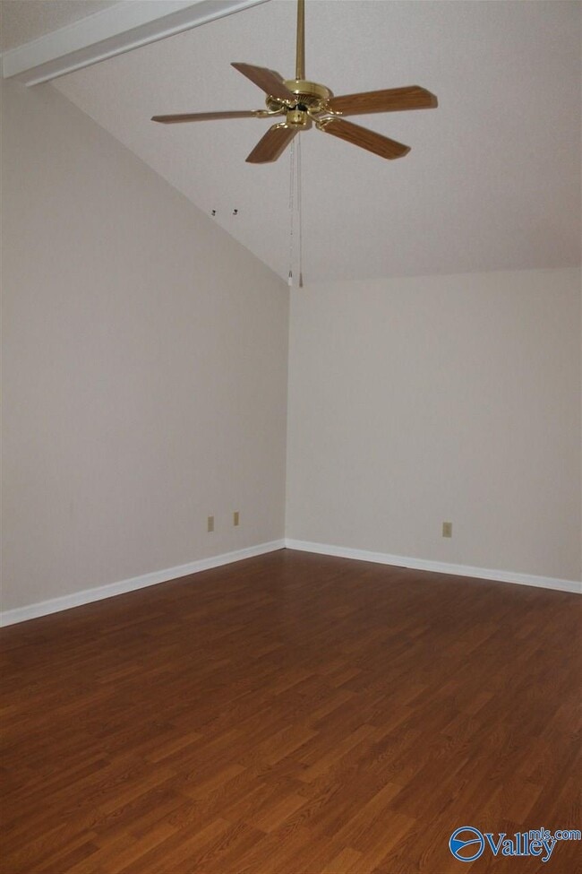 Building Photo - 117 Hollington Dr NE