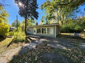 Building Photo - 3426 Oakland Ln