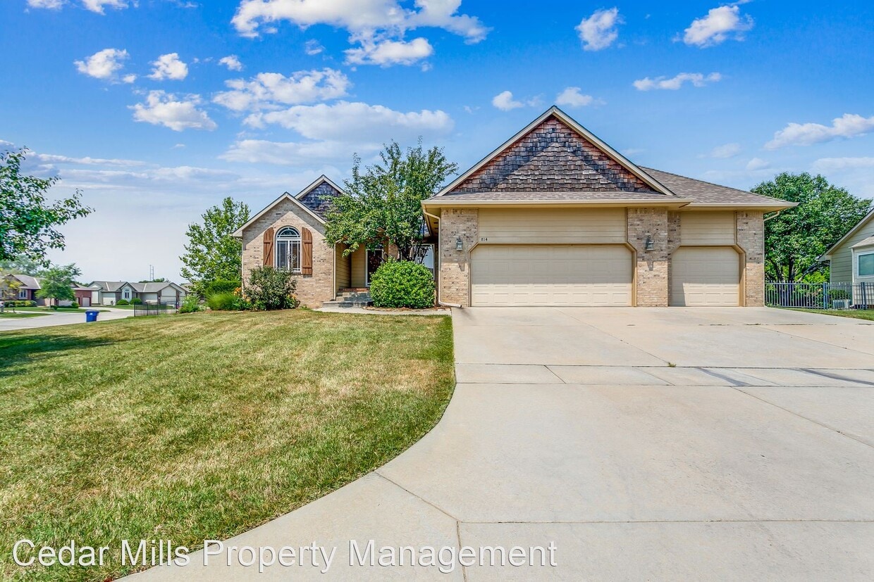Foto principal - 4 br, 3 bath House - 814 S. Zelta Ct