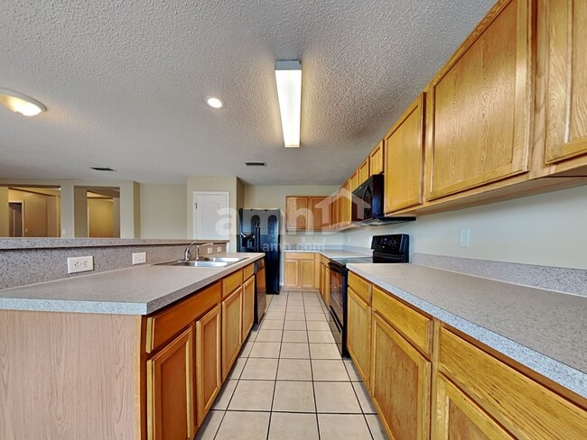 Building Photo - 11542 Brian Lakes Dr