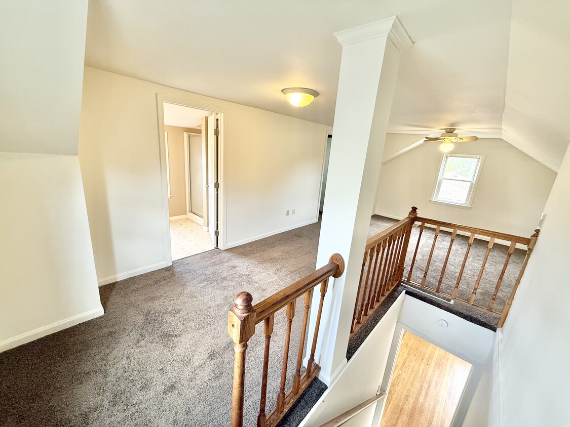 Foto principal - 824 Bellflower Ave NW
