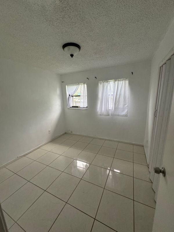 Foto del edificio - 17121 NW 44th Ave