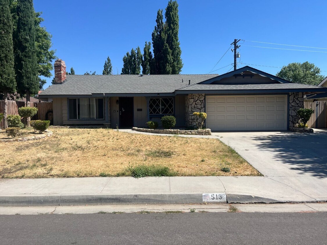 Foto principal - Located in the Heart of Tehachapi!