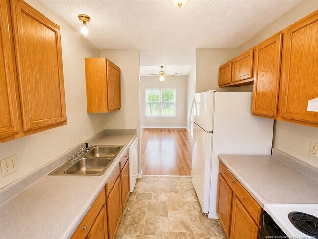 Foto del edificio - 633 Winthrop Ct