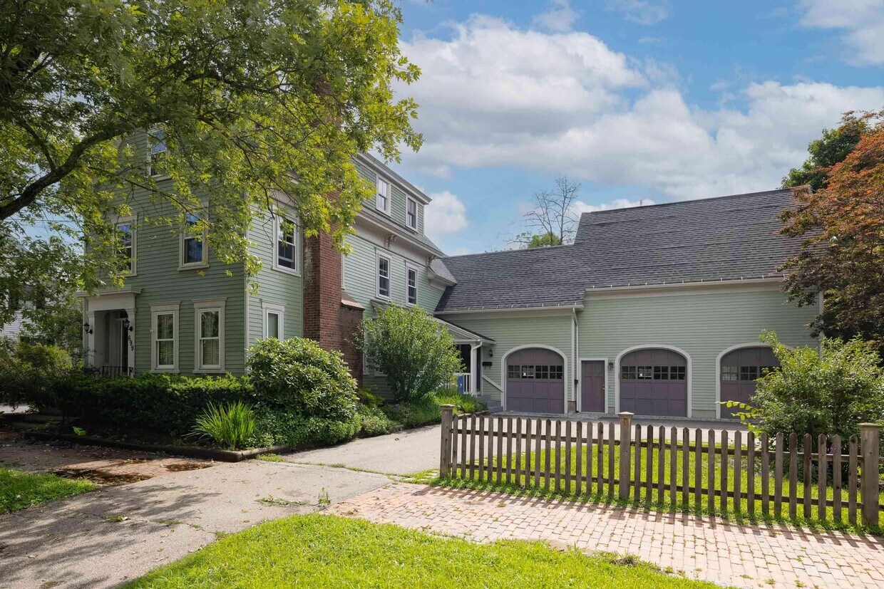 Foto principal - 699 Middle Street
