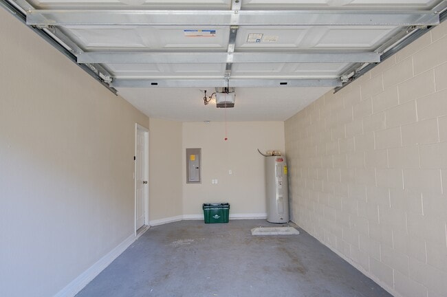 Foto del edificio - 2901 Ashford Park Pl