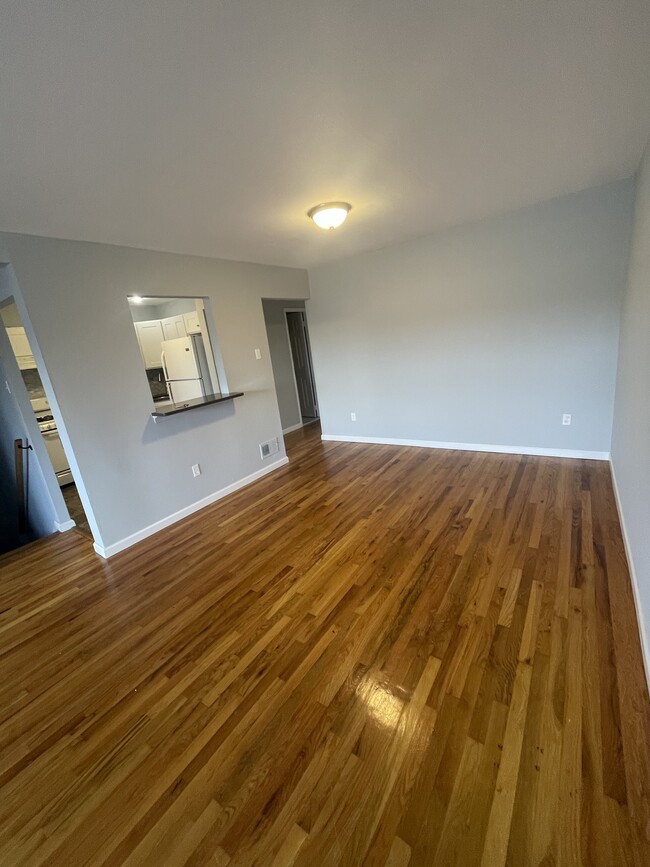 Building Photo - 152 Jules Dr