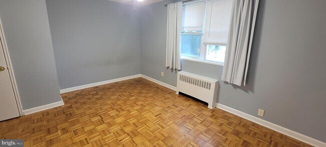 Foto del edificio - 307 E Clarkson Ave