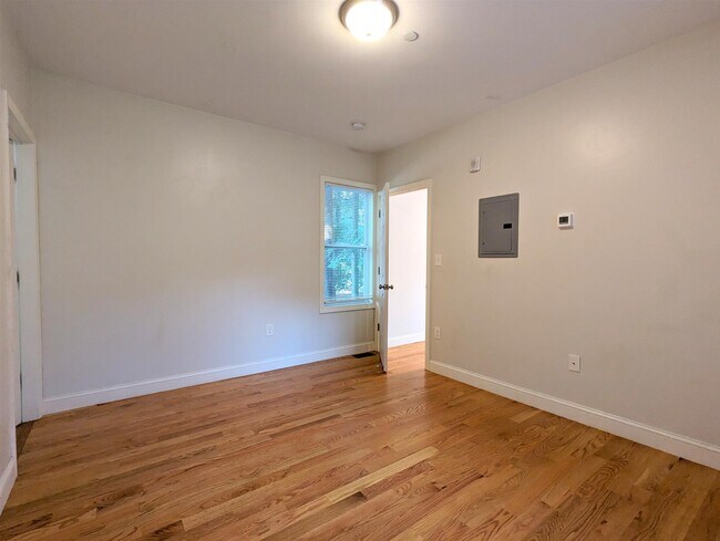 Foto del edificio - 42 Cogswell Ave