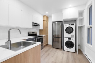Building Photo - 5676 Rue Waverly