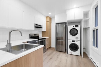 Building Photo - 5676 Rue Waverly
