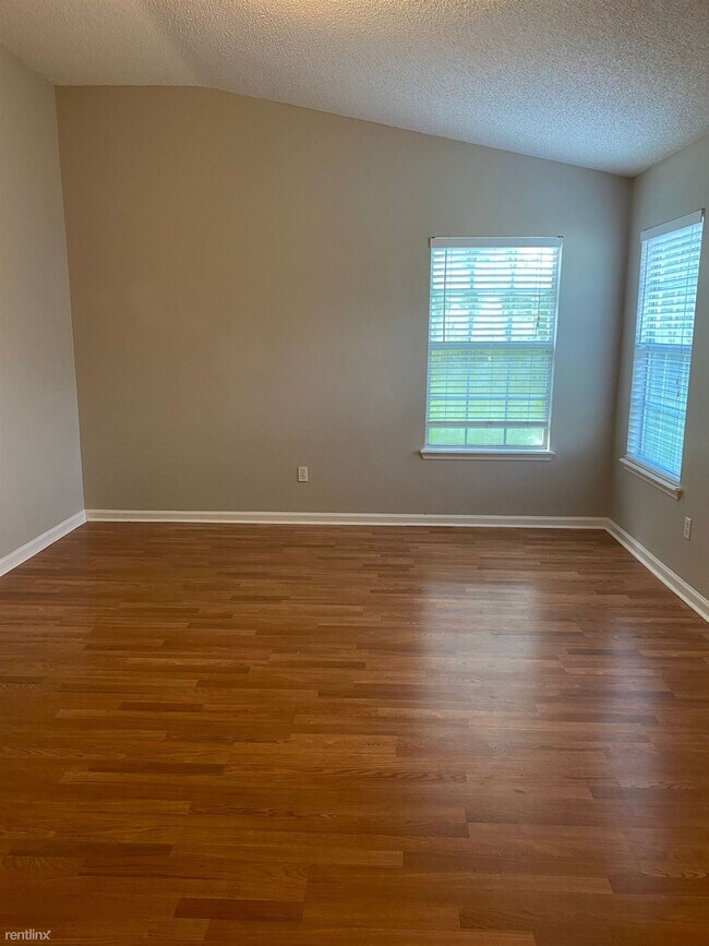 Building Photo - 4 br, 2 bath House - 808 South Edenbridge Way