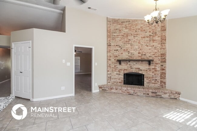 Building Photo - 8414 Kensington Dr