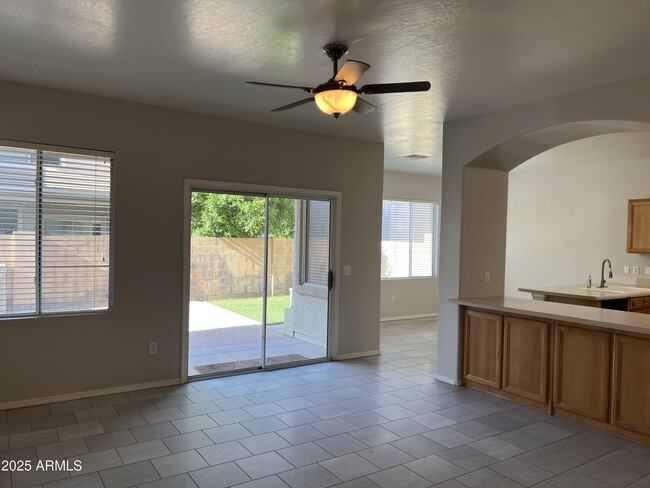 Foto del edificio - 4220 E Orchid Ln