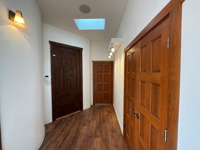 Building Photo - Custom 3 Bedroom Home Available on the Wes...