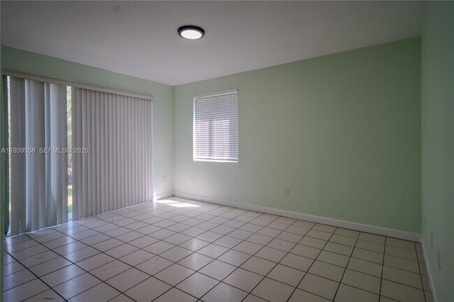 Foto del edificio - 1441 SE 24th Ct