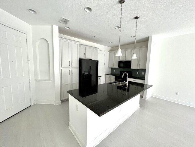 Foto del edificio - 14169 Millington St