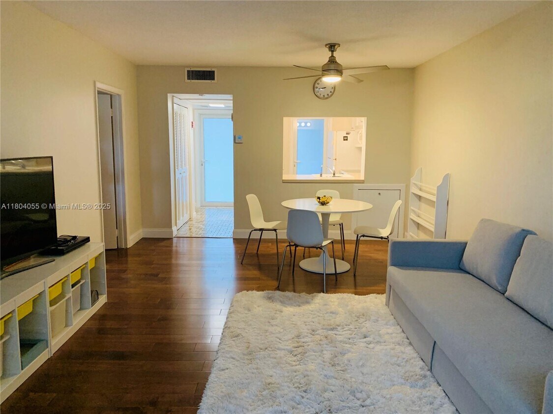 Foto principal - 1481 S Ocean Blvd