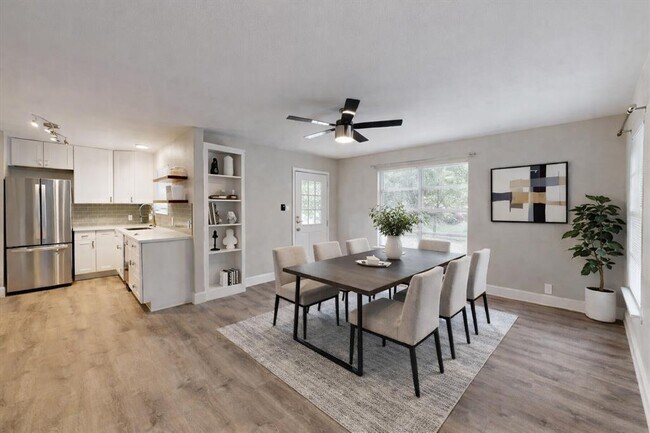 Foto del edificio - 8700 Parkfield Dr