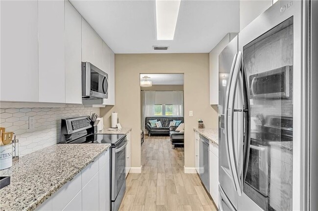 Foto del edificio - 60 NW 45th Ct