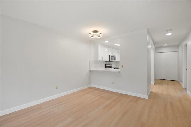 Foto del edificio - 1446 Chateau Common