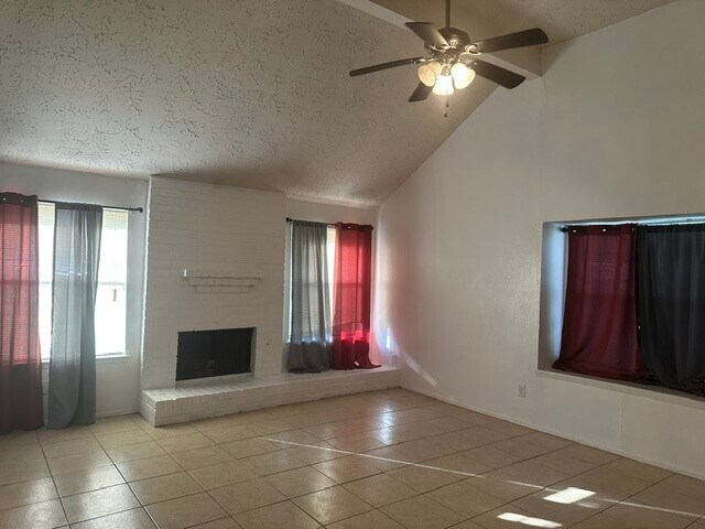 Foto del edificio - 402 Juniper Ct
