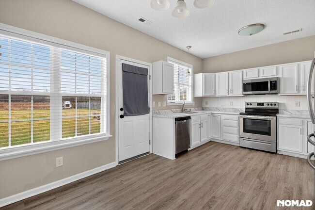 Foto del edificio - 123 Hardin Dr