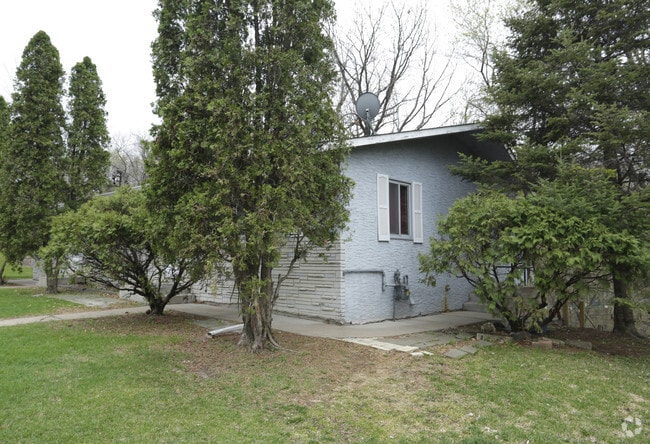 Building Photo - 9864 E River Rd NW