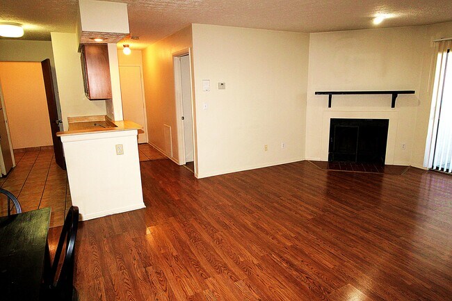 Living - 2176 Hedgerow Rd