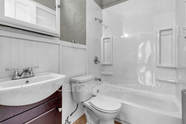 Building Photo - 135 Elmwood Ave