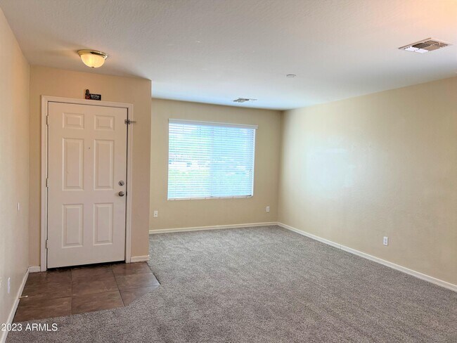Foto del edificio - 5801 S 236th Ln