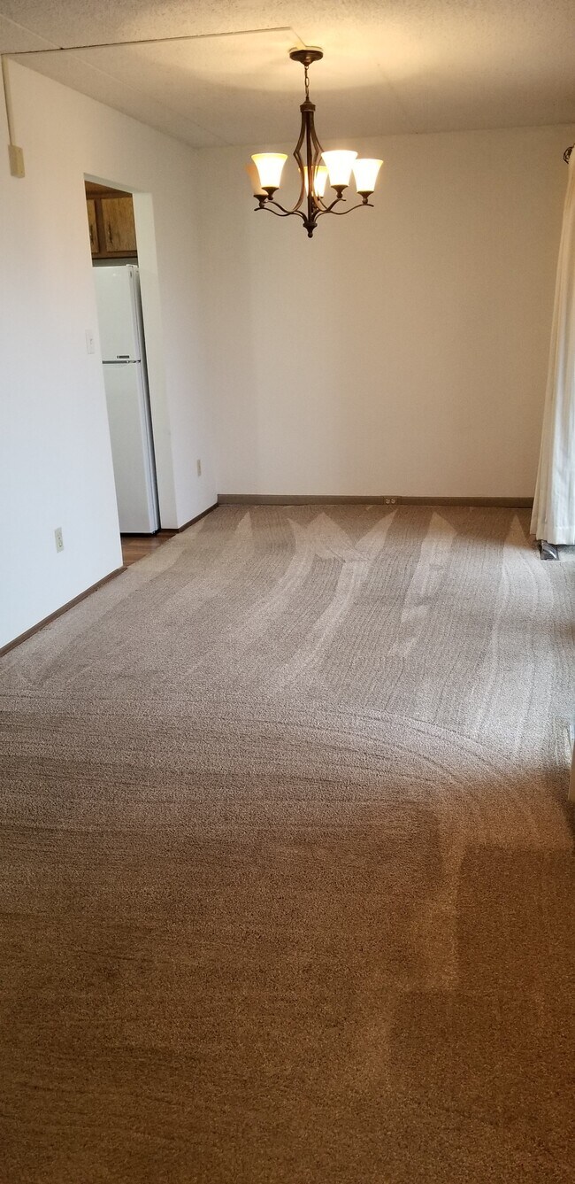 Family room - 2955 Bowling St SW