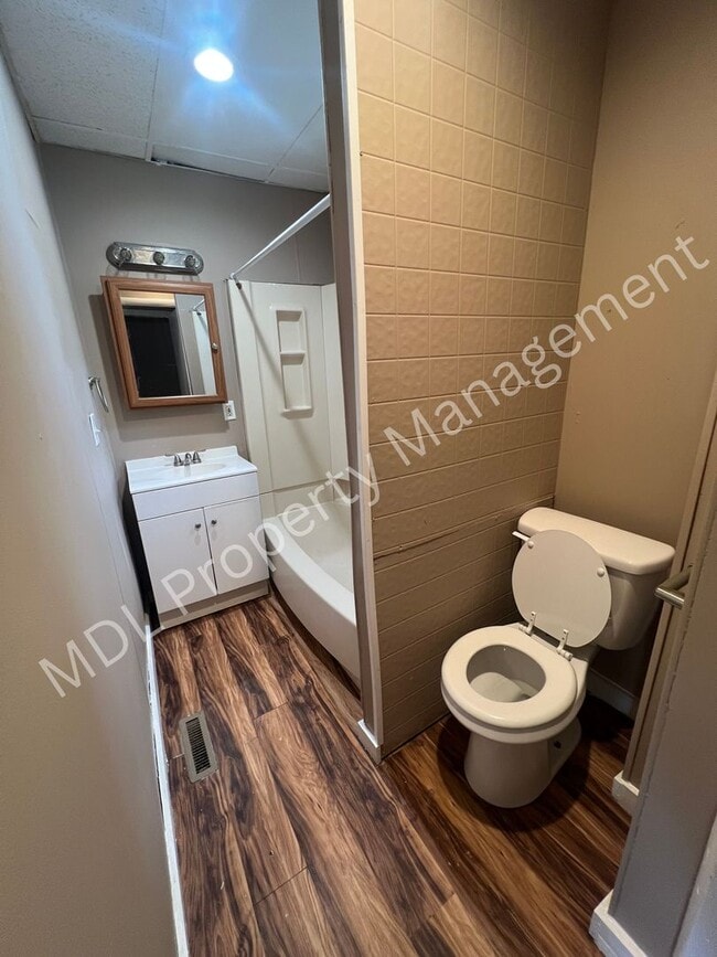 Foto del edificio - 401 Litchfield St