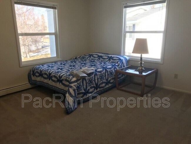 Building Photo - 3900 Malaspina Cir