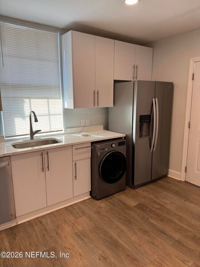 Foto del edificio - 2357 College St